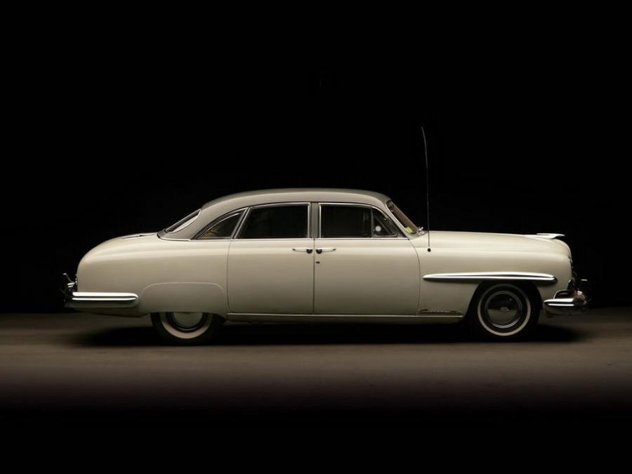  Lincoln Cosmopolitan Sport Sedan 1950 года  (фото 4 из 13)